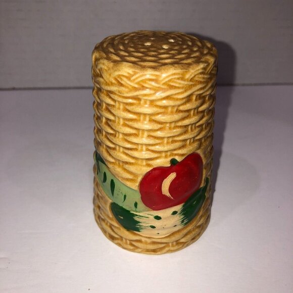 Vintage Salt & Pepper Japan Beige Basket Weave Wicker Fruit Vegetables 3.5" - Picture 5 of 11